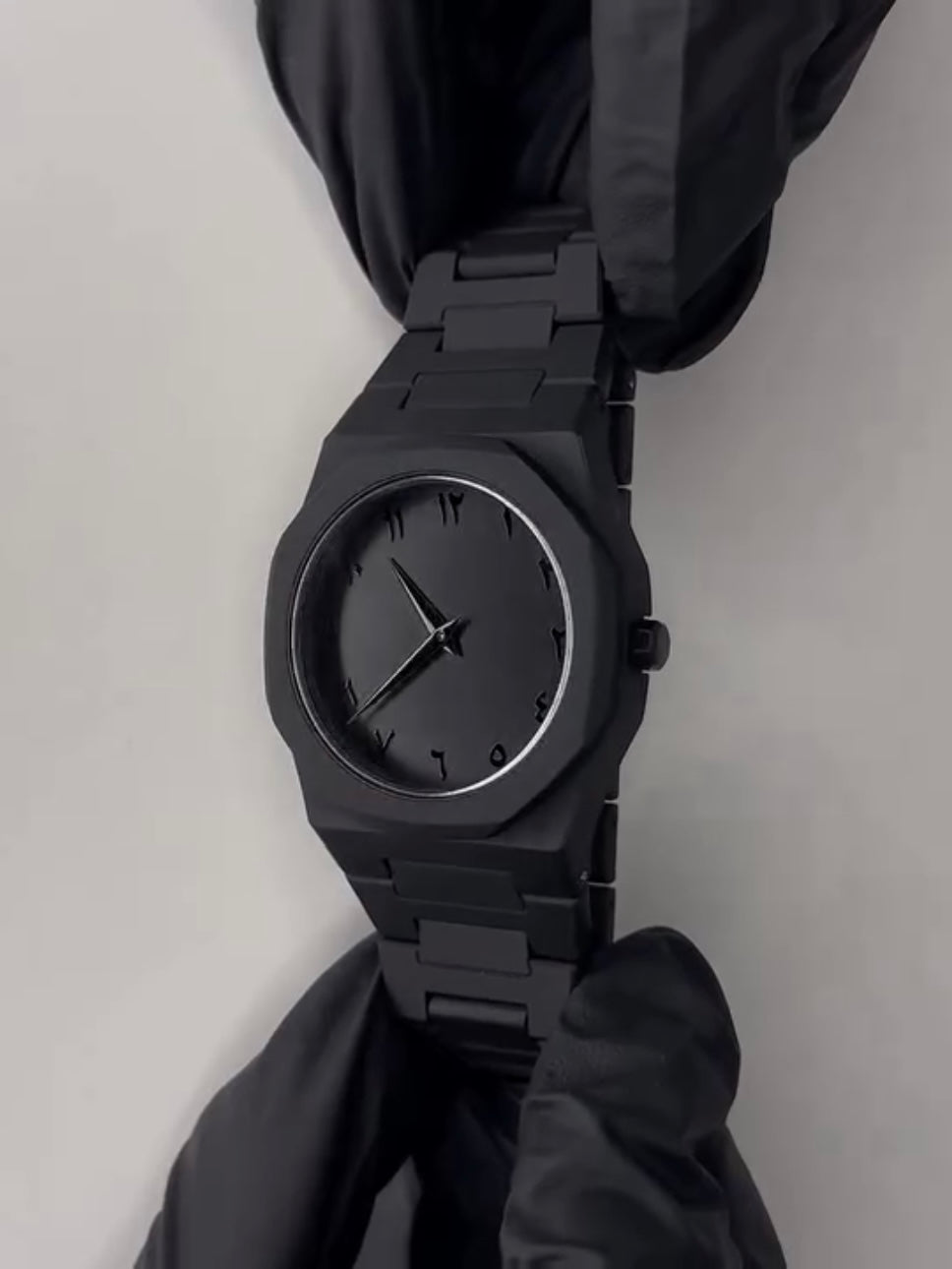 Full BLACK AURA Quartz Watch – Lightweight Design And Premium Quality